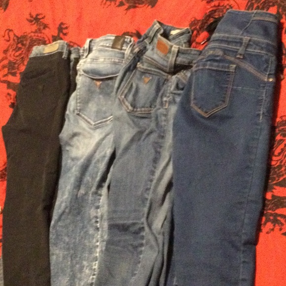 4 pair of jeans.  3 guess and 1 normal - Picture 1 of 1